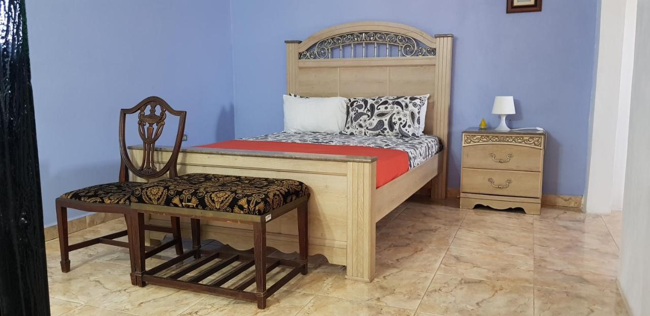Little Savoy Guest House New Runaway Bay Exterior foto